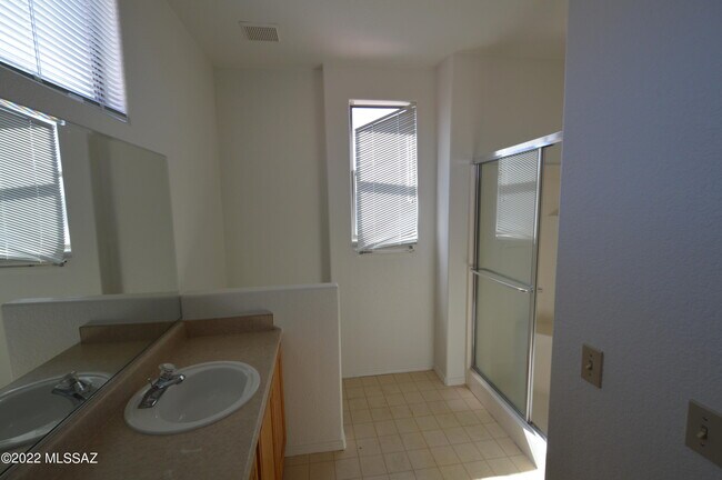 Building Photo - 5341 E Timrod St