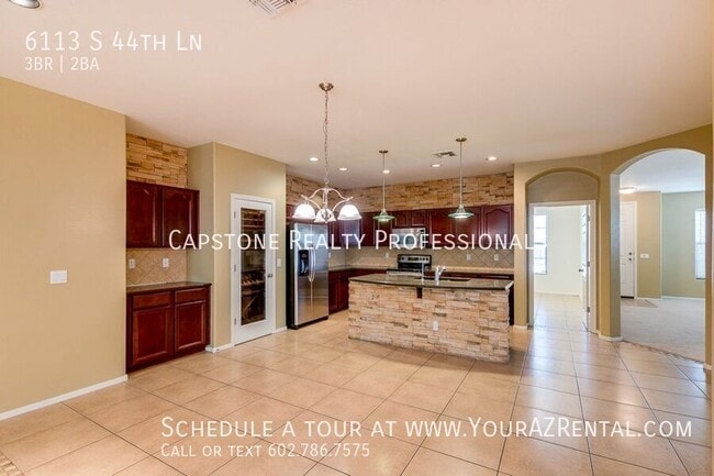 Building Photo - 6113 S 44th Ln