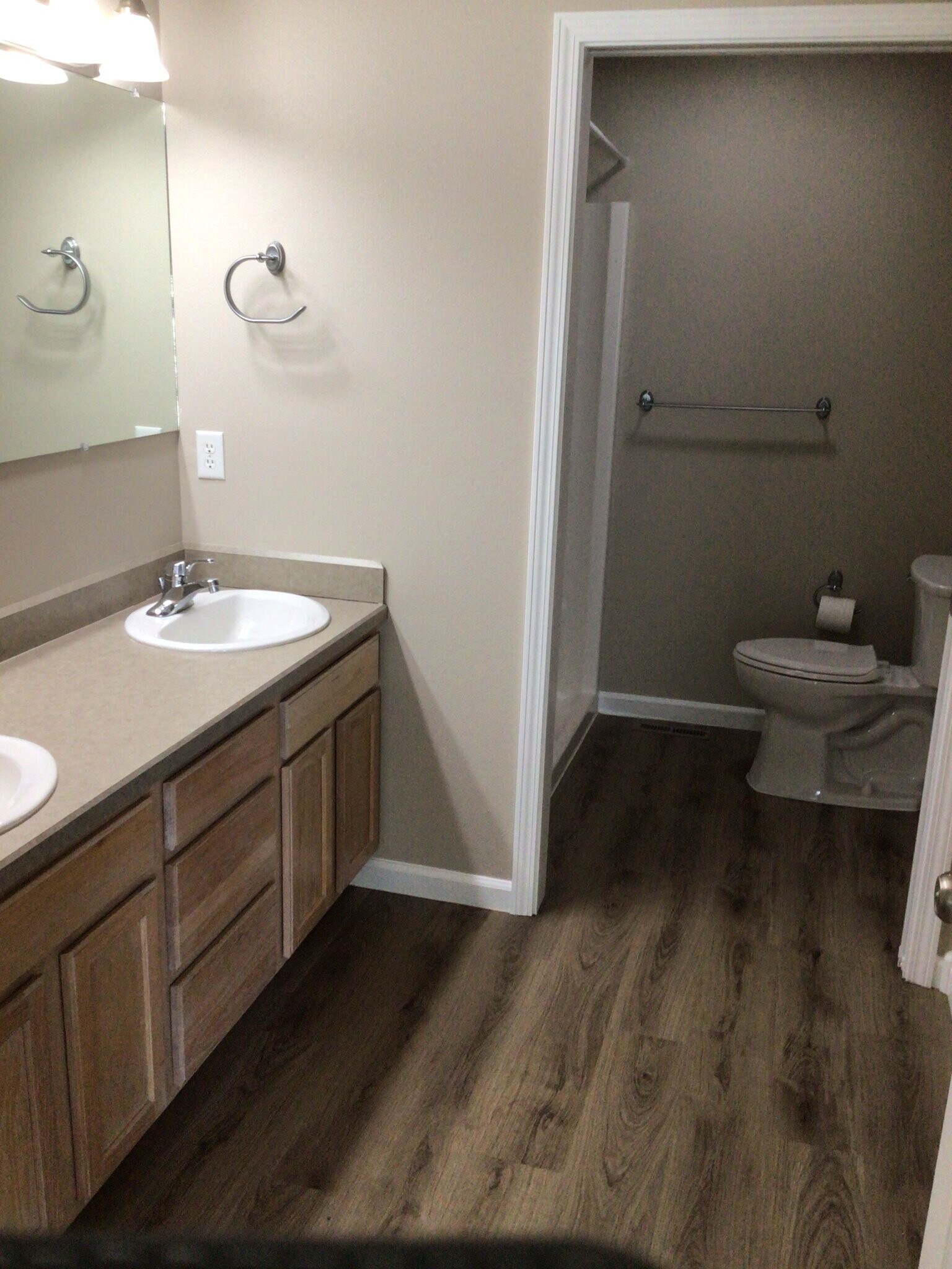 Building Photo - 3134 New Hope Dr