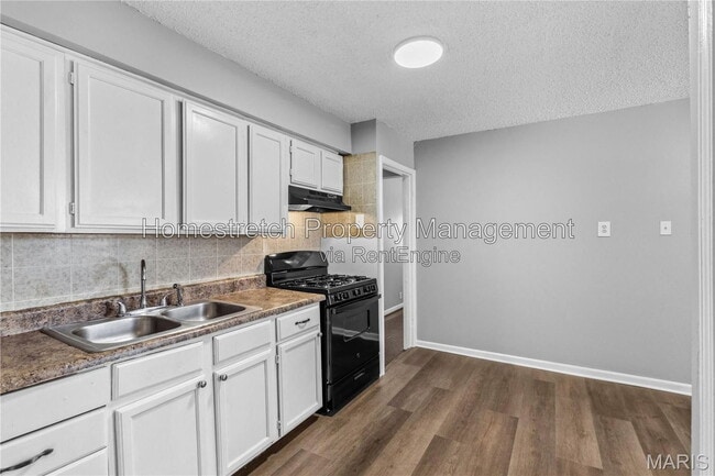 Building Photo - 7471 Sharon Dr