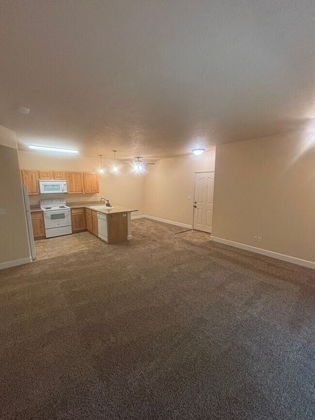 Building Photo - 6740 N Spurwing Loop