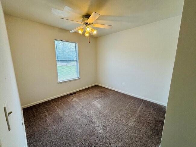 Building Photo - 317 Pheasant Run Ct