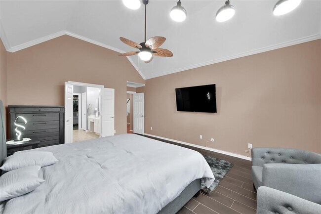 Building Photo - 2511 N Yorkchase Ln