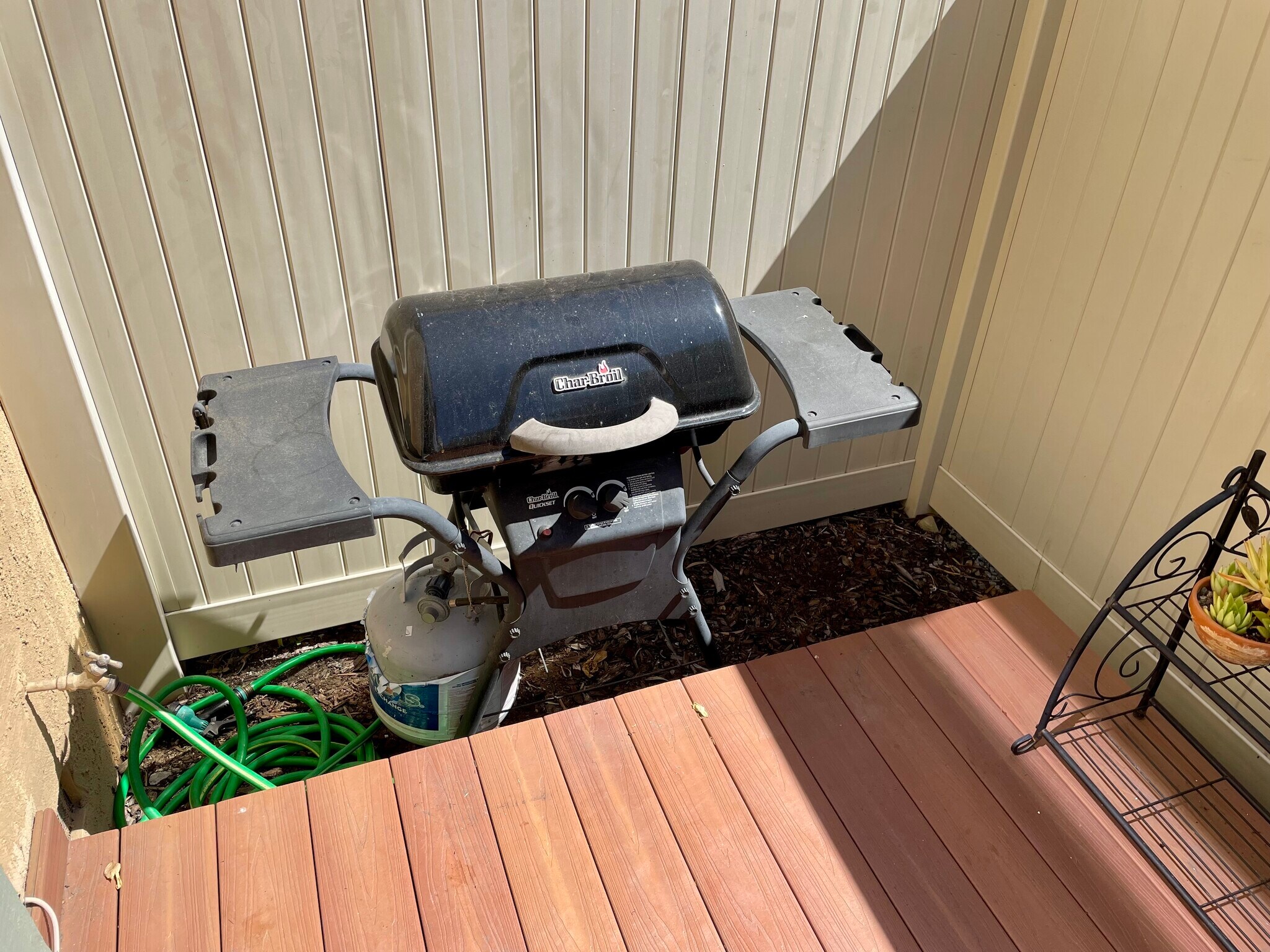 Patio w/ BBQ - 2742 Meadow Lark Dr