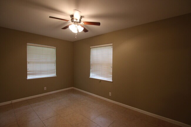 Building Photo - Tour Today! Charming 3 Bedroom, 2 Bathroom Home in Tyler!