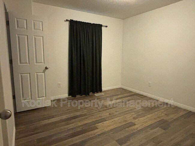 Building Photo - 5757 Coral Pine Ct S