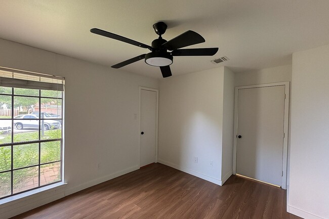 Building Photo - 3-Bedroom Home for Lease in Rowlett – Cul-...