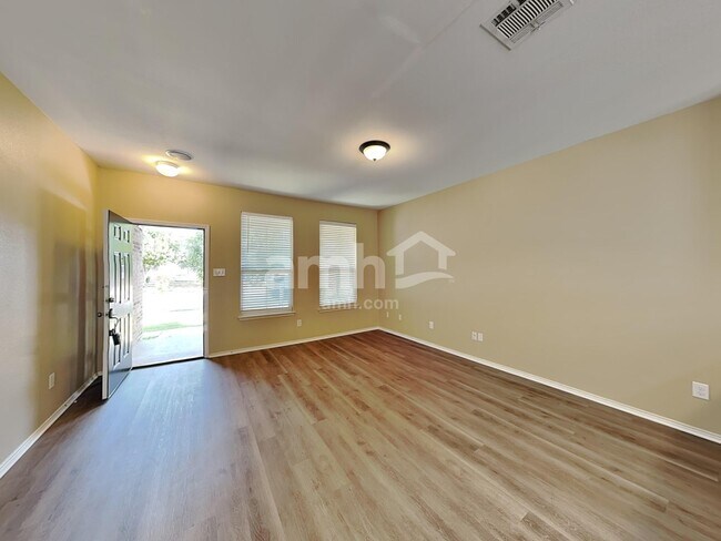 Building Photo - 4020 Hanna Rose Ln