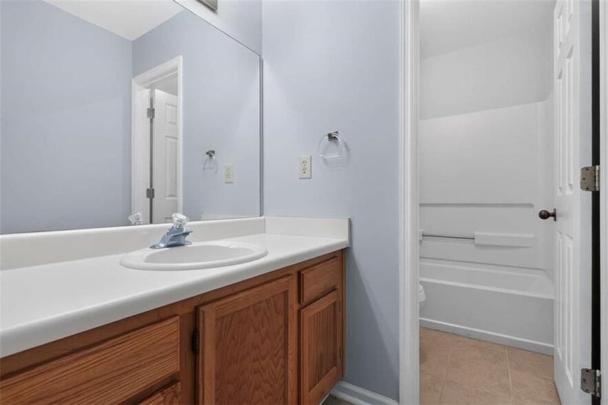 Building Photo - 47 Sunhigh St
