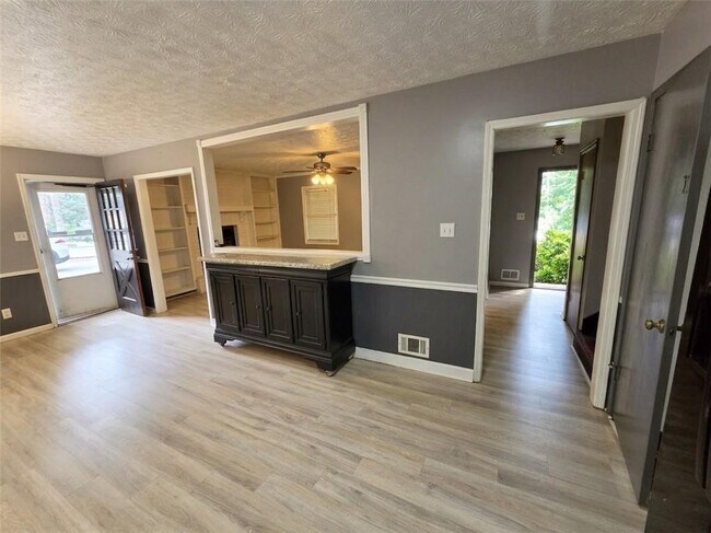 Building Photo - 1357 Monfort Rd