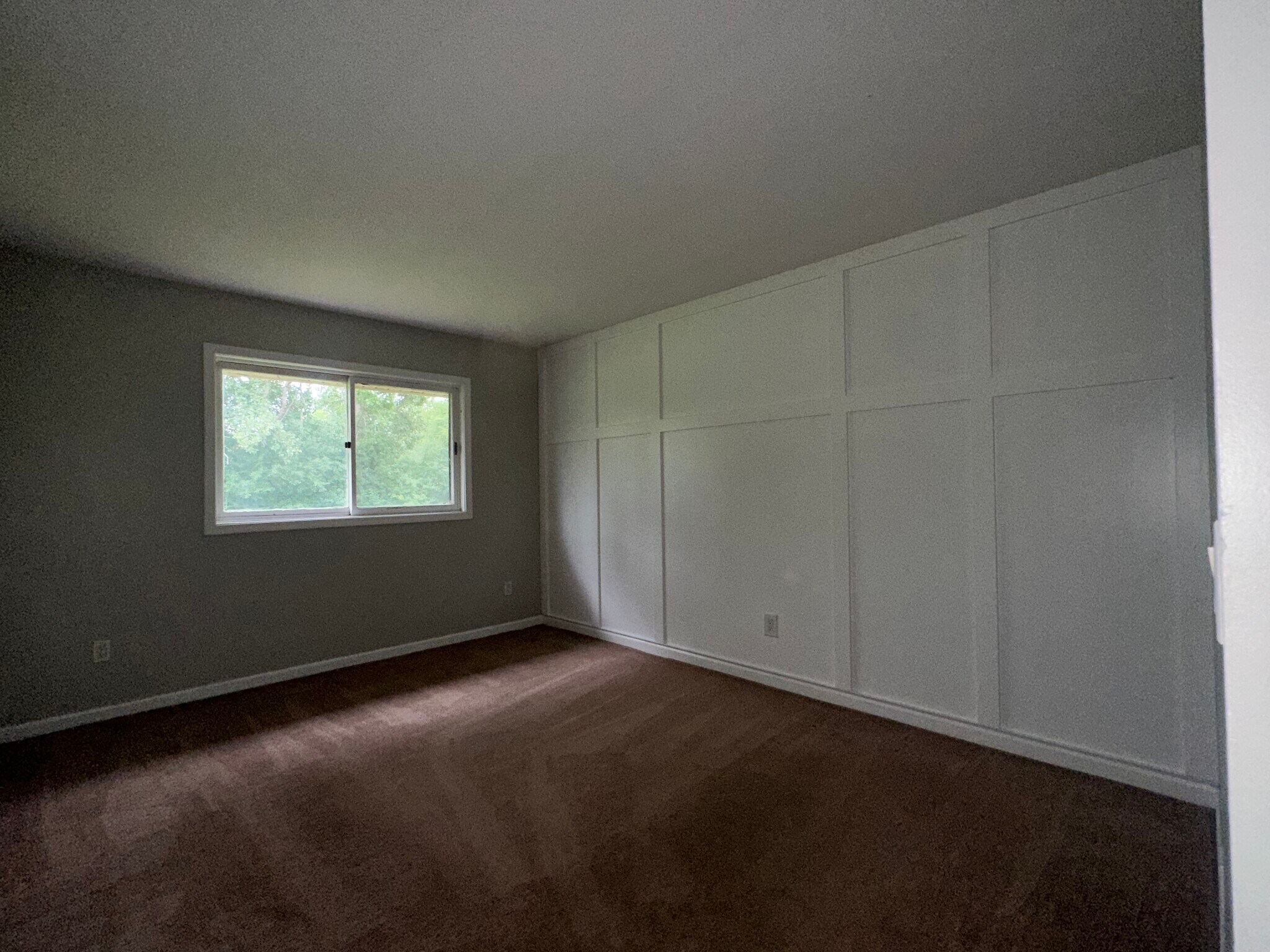 Building Photo - 2777 Davison Ave
