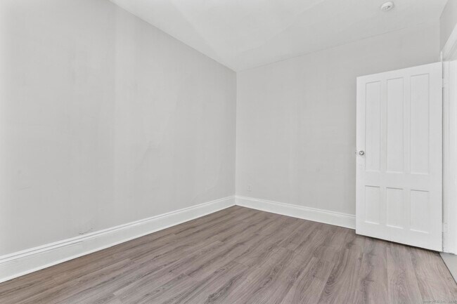 Building Photo - 394 Gregory St