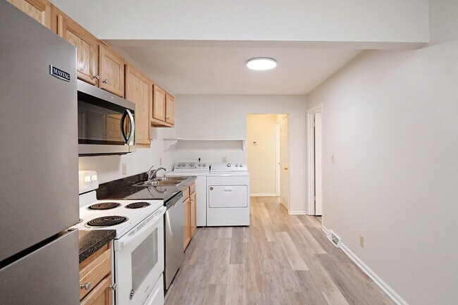 Primary Photo - 120 Raymond Ave