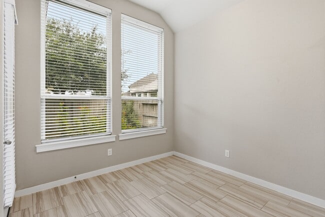 Building Photo - 2116 Blackhawk Ridge Ln