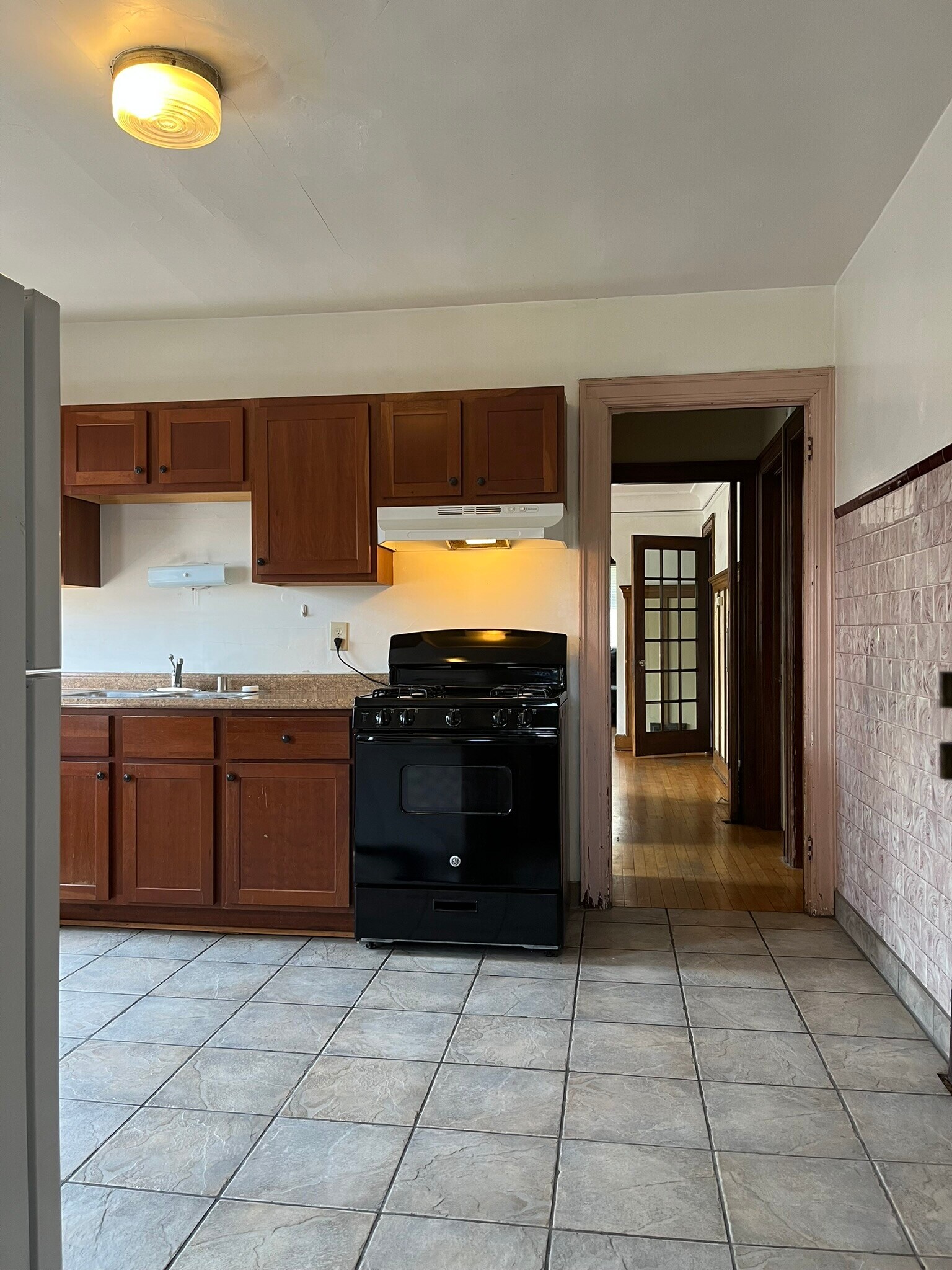 Building Photo - 3220 N Oakland Ave