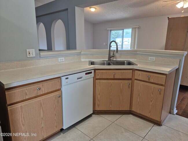 Building Photo - 1945 Millington Ln