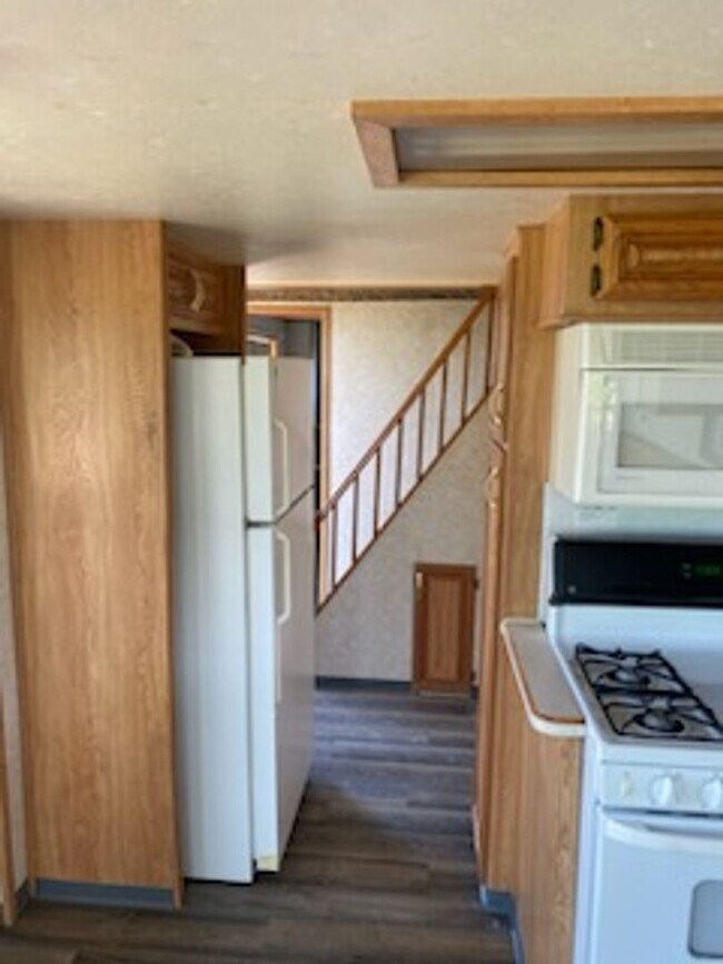 Building Photo - 1 br, 1 bath House - 7037 Hwy 262 E. #115