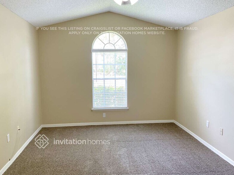 Building Photo - 7681 Greenboro Dr