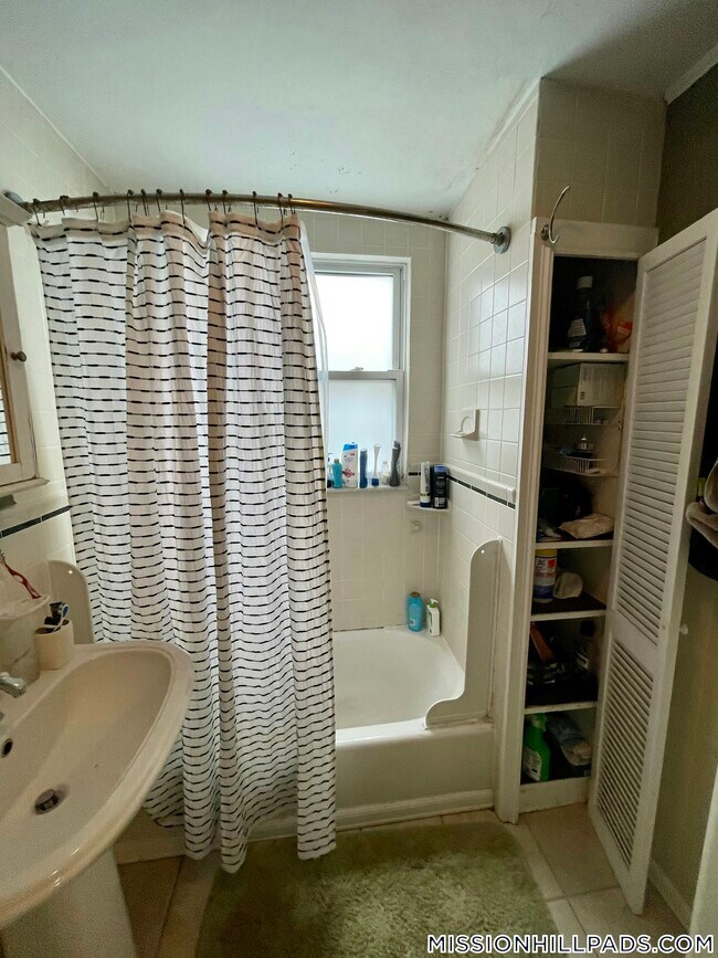 Building Photo - 12 Oswald St