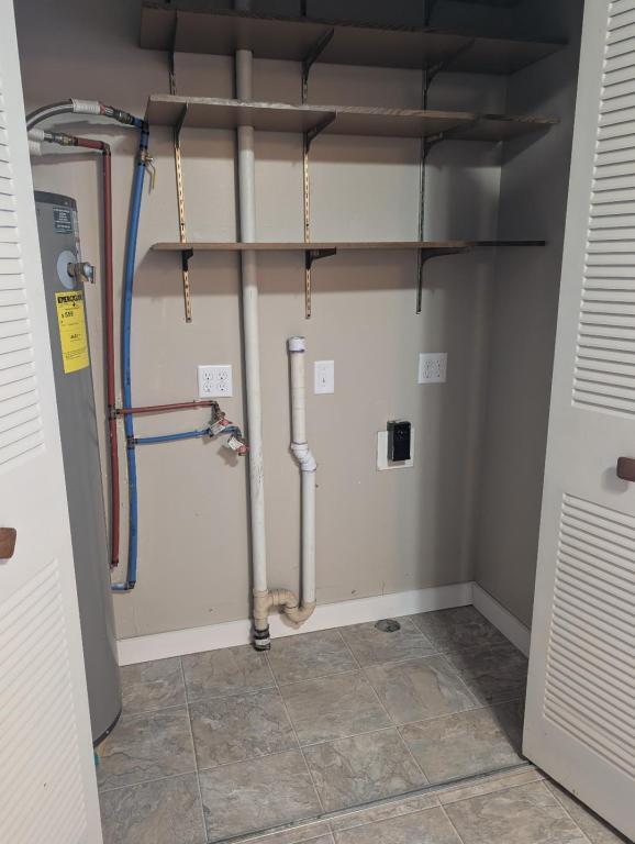 Building Photo - 145 E Paras Hill Dr