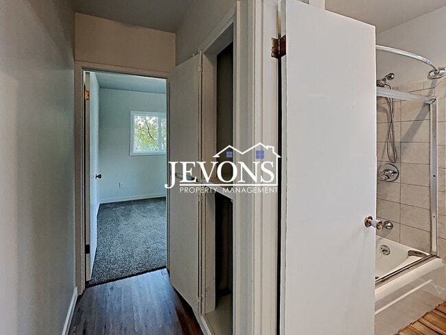 Building Photo - Jevons Property Management Presents 3 Bedrooms, 2.5 Bathrooms Two-Story Single-Family Home in New...