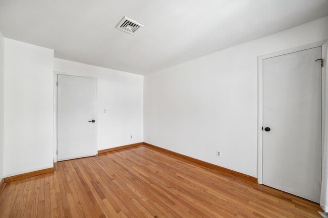 Building Photo - 1491 John St