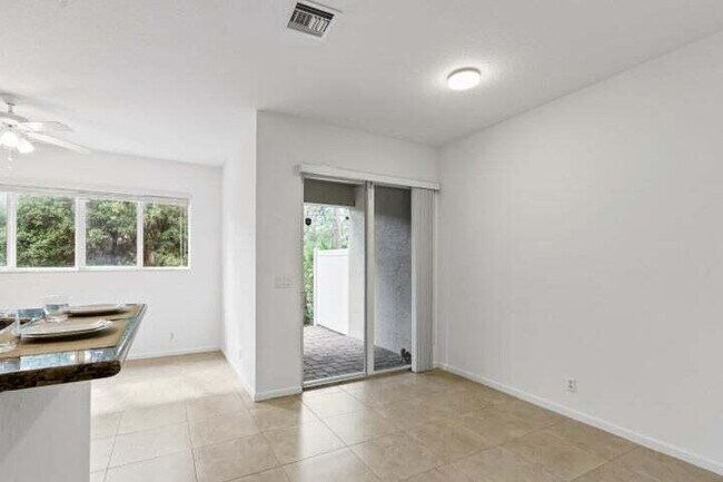Building Photo - 6120 SE Portofino Cir
