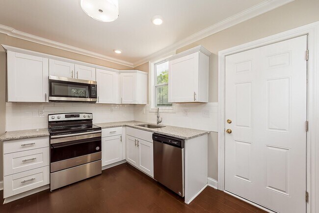 Building Photo - 917 Lockbourne Rd