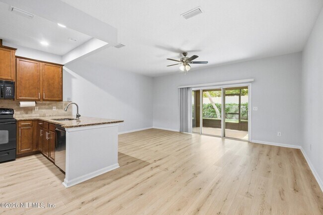 Building Photo - 13305 Solar Dr