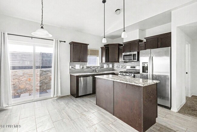 Building Photo - 13849 Summer Story Ave