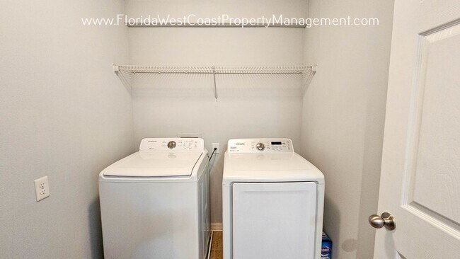 Building Photo - OUTSTANDING 2 Bedroom / 2.5 Bath / 2 Car Tandem Garage ! WILLOWBROOK- LAKEWOOD RANCH!
