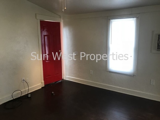 Building Photo - All utilities Paid!