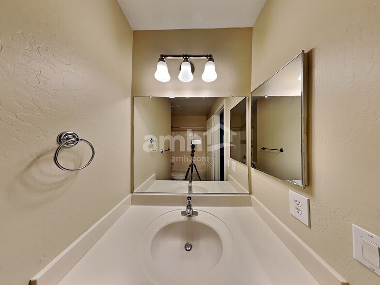 Building Photo - 2451 S 160th Dr