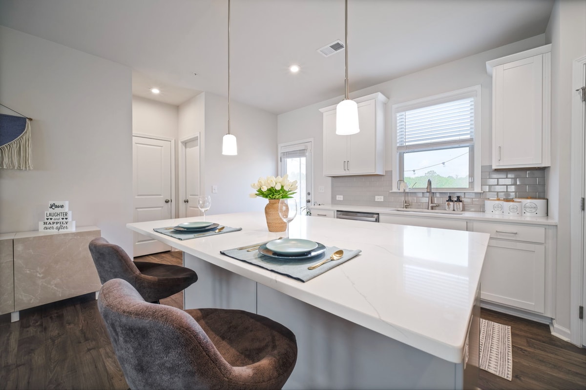 Building Photo - 1595 Ridgebrook Downs