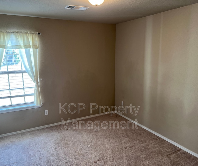 Building Photo - 221 Regency Dr