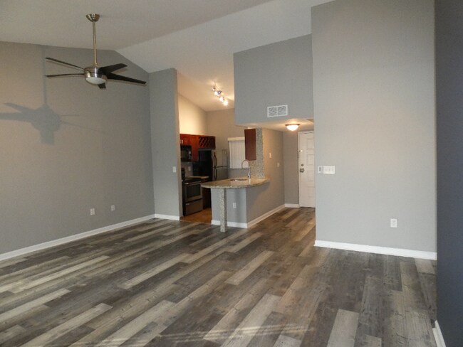 Building Photo - 2811 N Oakland Forest Dr