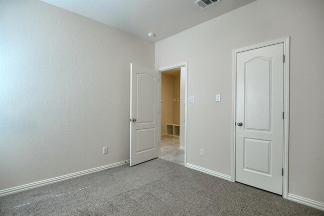 Building Photo - 8333 Paola St