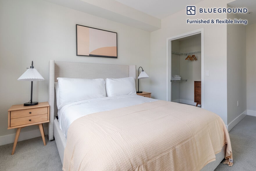 Building Photo - 3889 Artist Walk Common