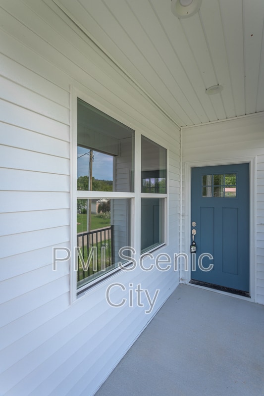 Building Photo - 2631 Rogers Dr SE
