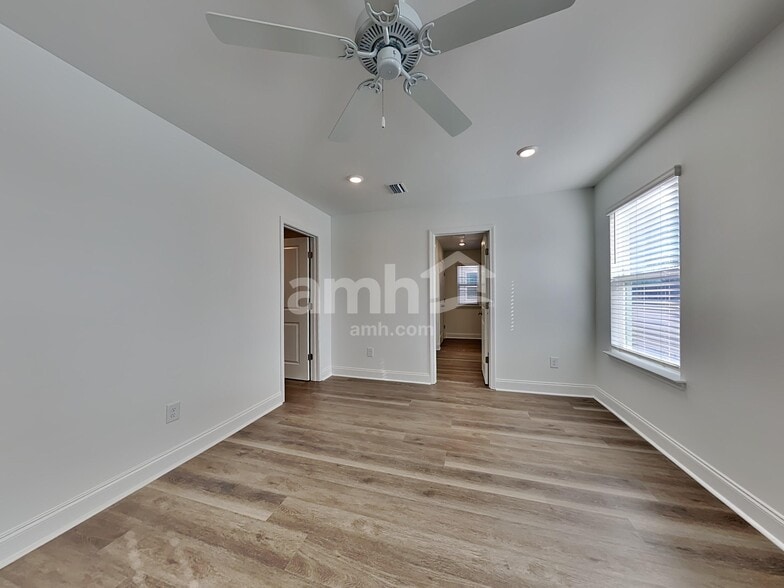 Building Photo - 622 Old Trolley Rd