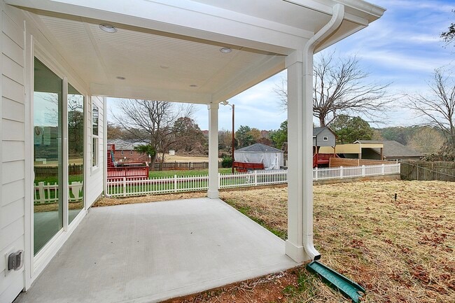 Building Photo - 2957 Ross Ave