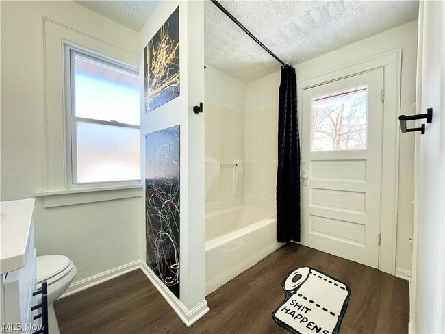 Building Photo - 250 Center Rd