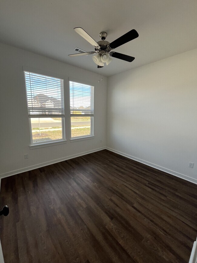 Building Photo - 495 W Gosling Isle