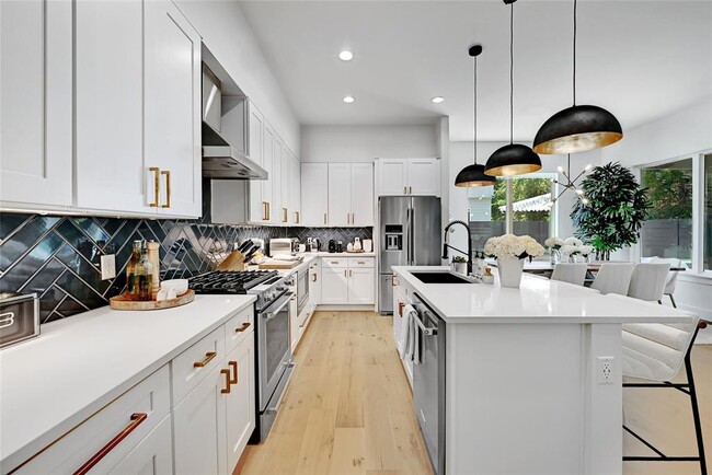 Building Photo - 2909 Kuhlman Ave