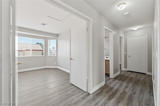 Building Photo - 808 Majestic Rock Cir