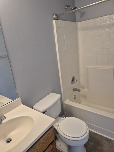 Building Photo - 79 Point Place Dr