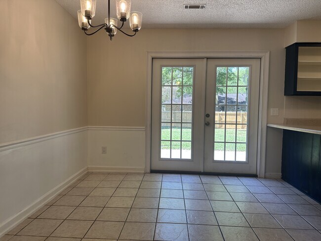 Building Photo - 209 Brighton Woods Dr