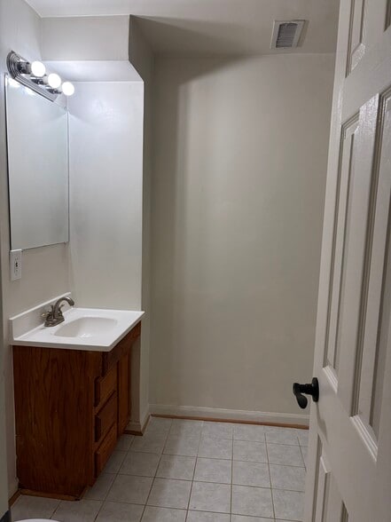 Full bathroom in basement - 7722 Wolford Way
