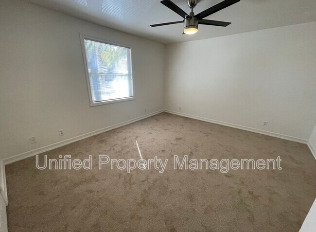 Building Photo - 430 Olive St