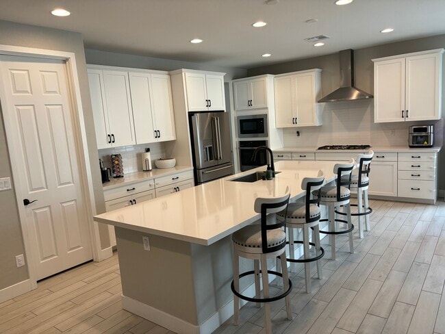 Building Photo - 104 Barton Bay Ave